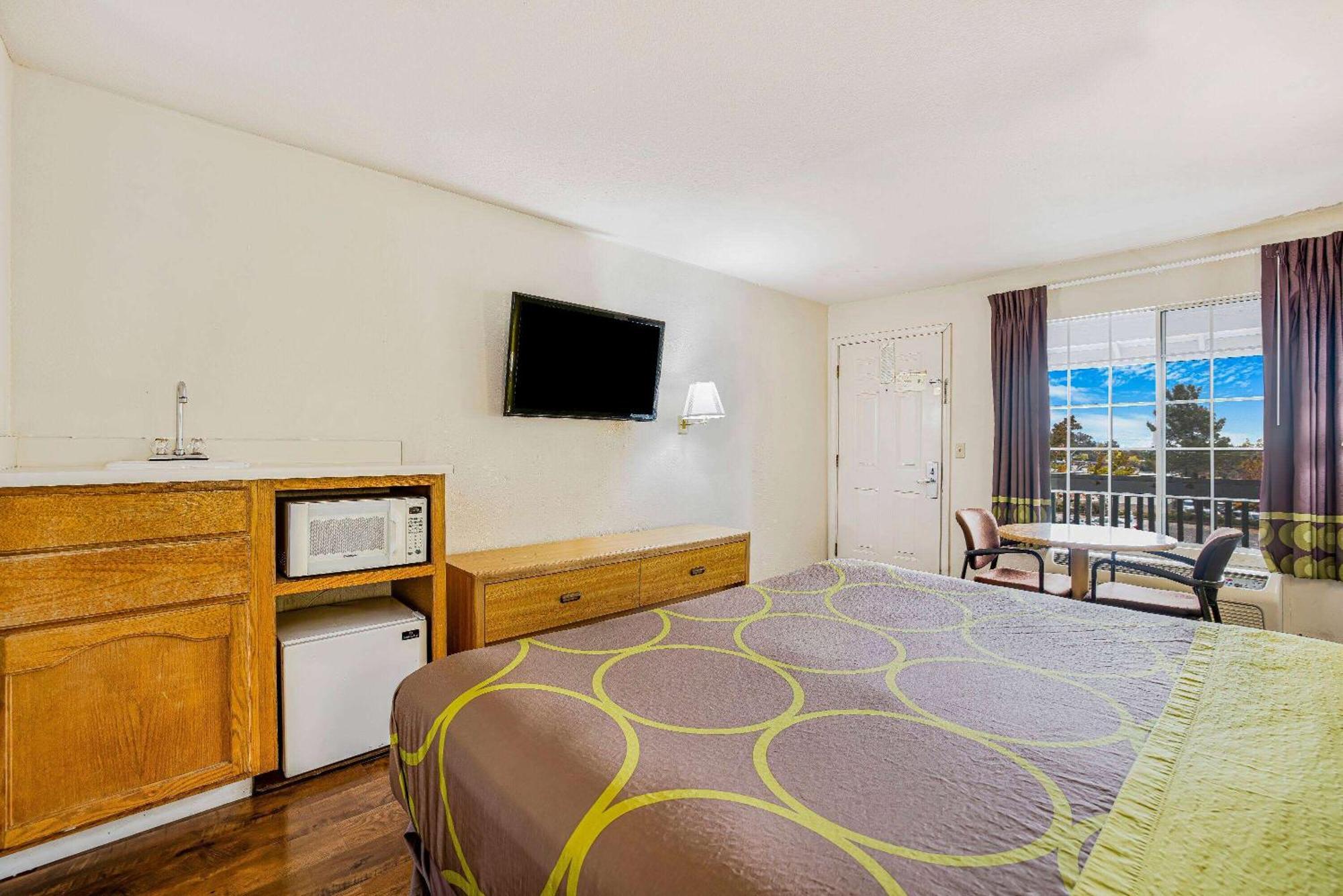 Hotel Super 8 By Wyndham Auburn Extérieur photo