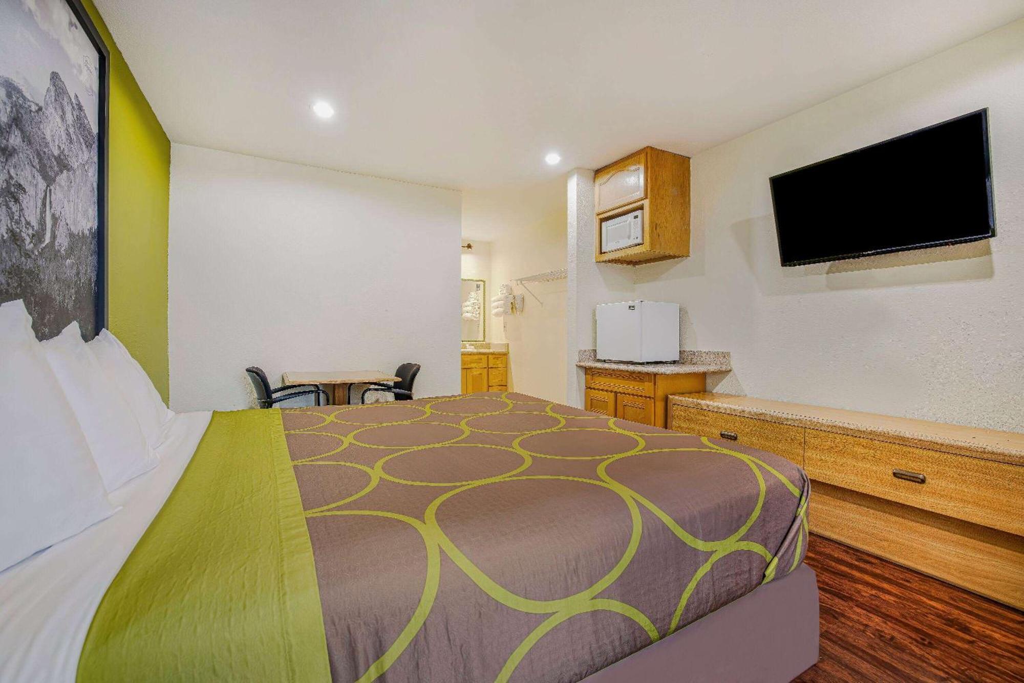 Hotel Super 8 By Wyndham Auburn Extérieur photo